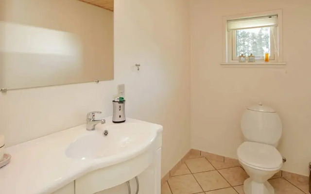 8 Person Holiday Home in Spottrup