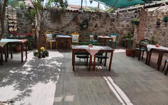 Hayat Alti Otel