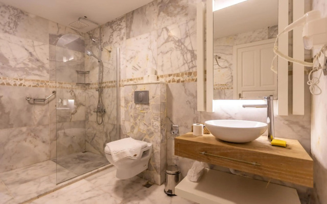 Kalkan Saray Suites - Adults Only