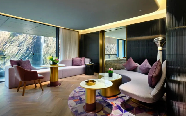 InterContinental Shanghai Wonderland by IHG