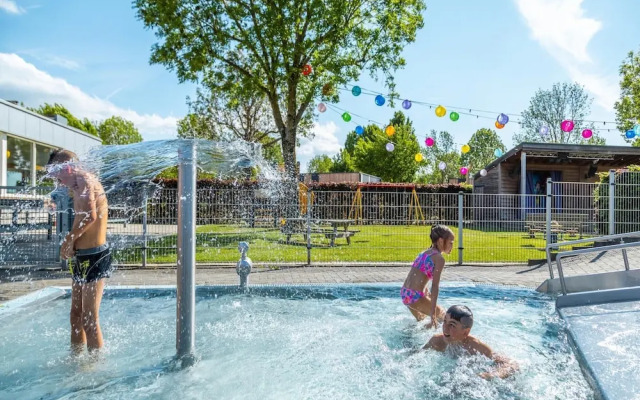 Tidy Chalet With Dishwasher, 9 km From Maastricht