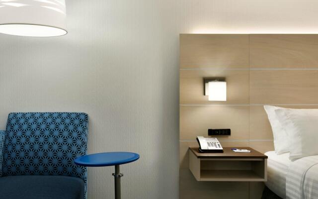 Holiday Inn Express Williamsbrg Busch Gardens Area by IHG