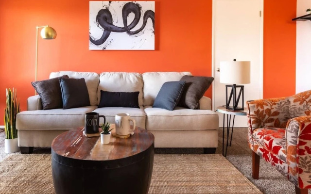 Zen Living Minutes From Little Saigon