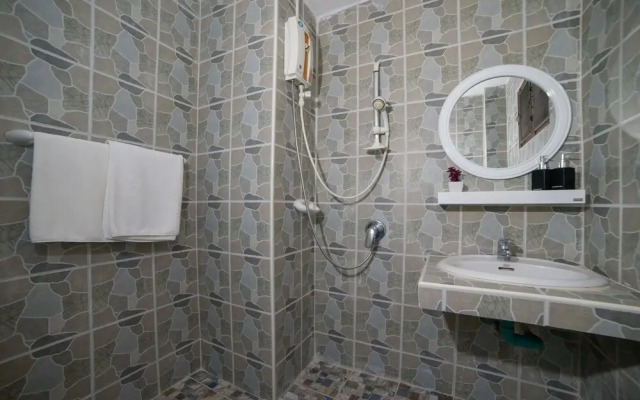 Oyo 1037 Kamala Phuket Guesthouse