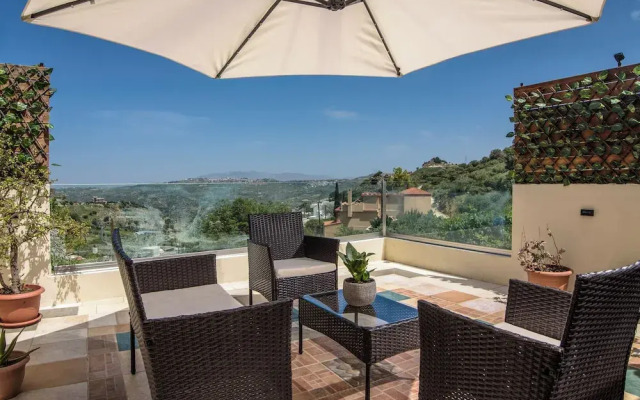 Krousonas Mountain View Suite