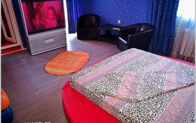 Hostel Max