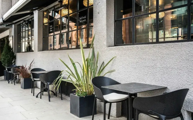 NEW Sleek & Modern Studio in the Heart of Chelsea
