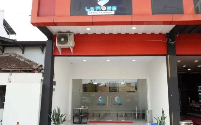 LaRose Guest House