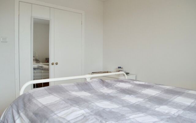 2 Bedroom Flat In Edinburgh
