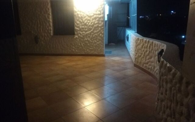 Jk Rooms 141 Peanut Nr Central Mall