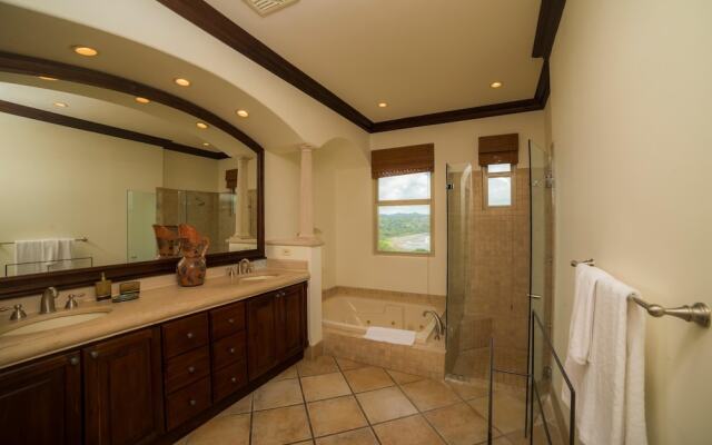 Marbella 2A - 3 bdr 3 1 2 Bath