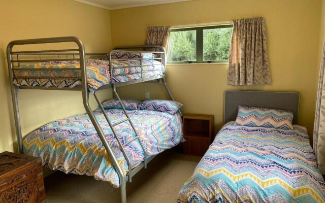 Hibiscus House - Mangawhai Heads Holiday Home