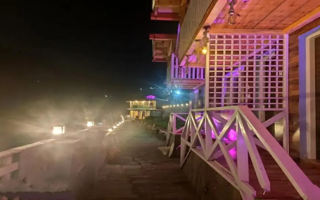 Rooftop Cottages & Restaurant Pangot