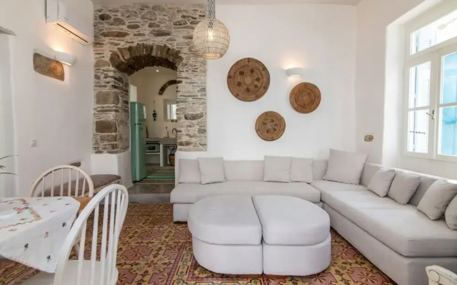 Cycladic House Tinos in the Heart of Tinos City