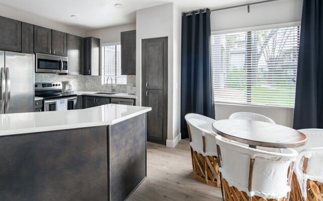 Luxury 2br Near Kierland Commons by Wanderjaunt