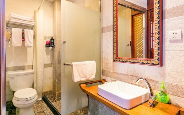 Floral Hotel · Yi Xing Lijiang