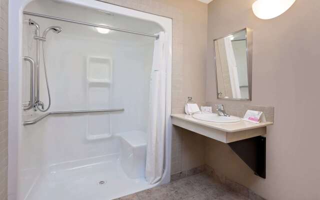 Ramada by Wyndham Stettler