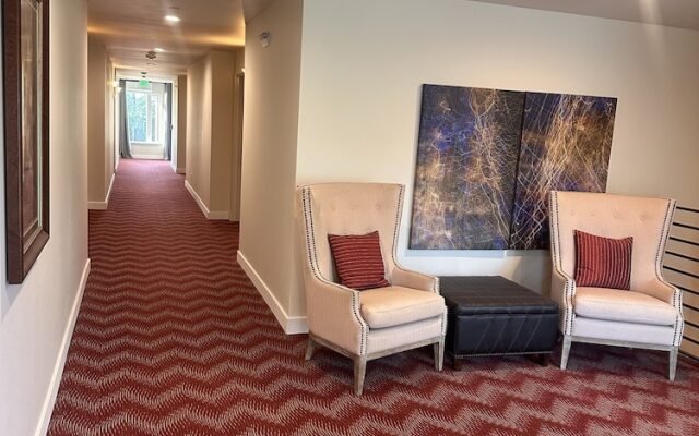 Lakeview Hotel