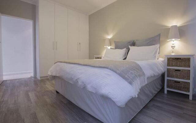 2 Bedroom apartment with Breathtaking Views!