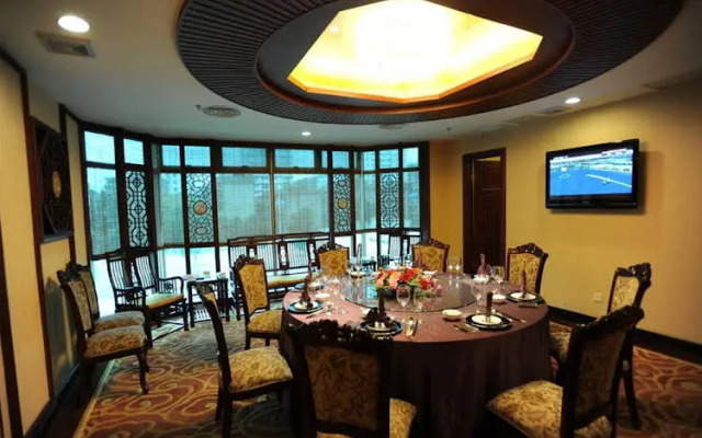 Bai He International Apartment Hotel
