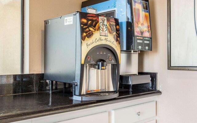 Rodeway Inn & Suites LAX