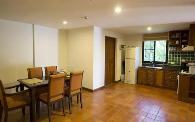 Lovely Nai Harn Apartment