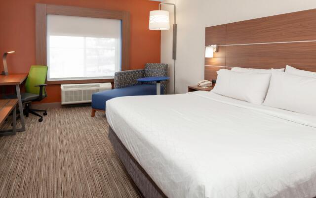 Holiday Inn Express & Suites Interstate 90, an IHG Hotel