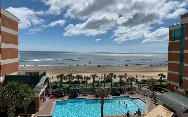 Holiday Inn & Suites Virginia Beach North Beach, an IHG Hotel