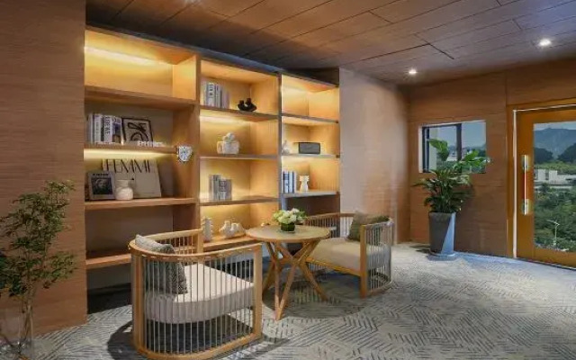 RANZ Lanz Hotel Shenzhen Vanke Yuncheng (Xili Subway Station)