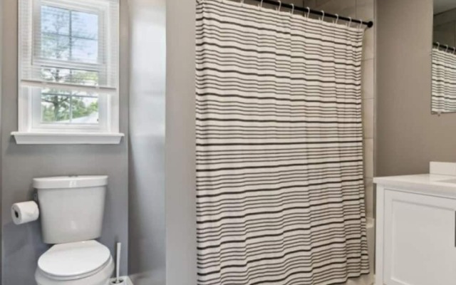 Buckroe Retreat Family Haven Near the Beach