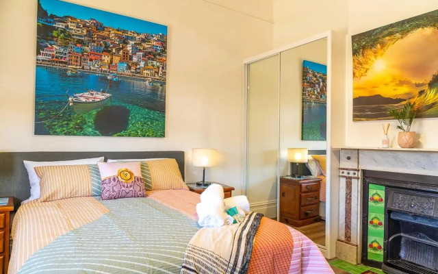 Paddington Villa 1 - Free Wi-fi, Netflix