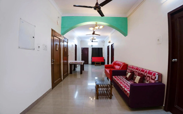 OYO 73610 Home Tree Service Apartment