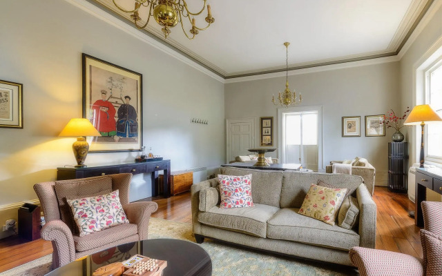The Woodbridge Waterfront Rooms.