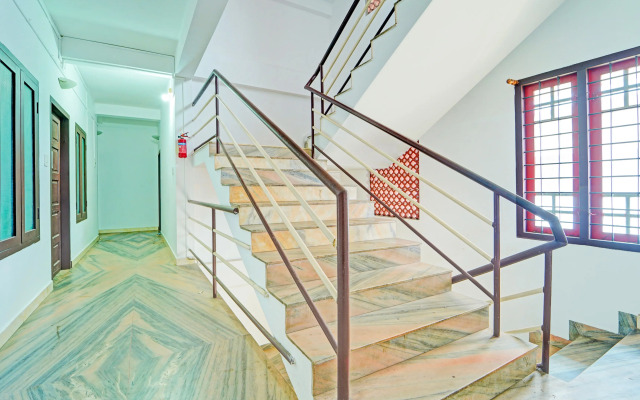 Hotel O SRM Road Kochi