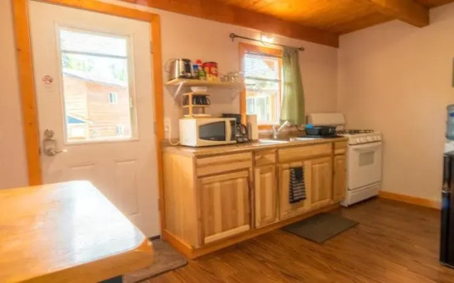 Talkeetna Love-Lee Cabins