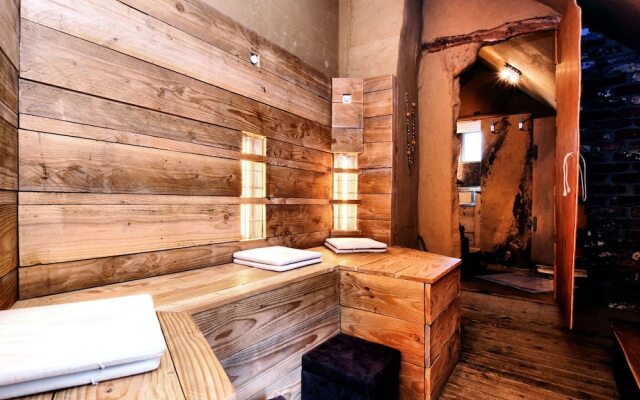 Elegant Farmhouse in Durbuy with Sauna
