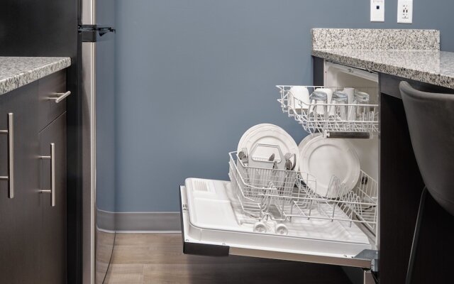 stayAPT Suites Atlanta-Newnan