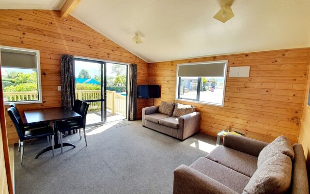 Cooks Beach Resort