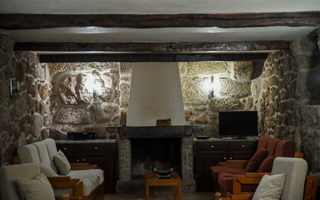 Rustic House with Swimming Pool, Vieira Minho by Izibookings