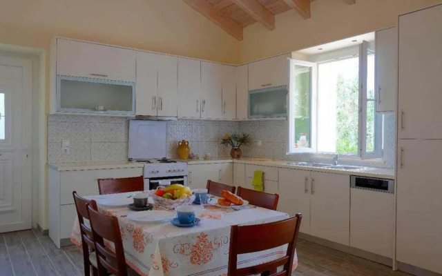 Villa Hara in Paxi With 2 Bedrooms and 2 Bathrooms
