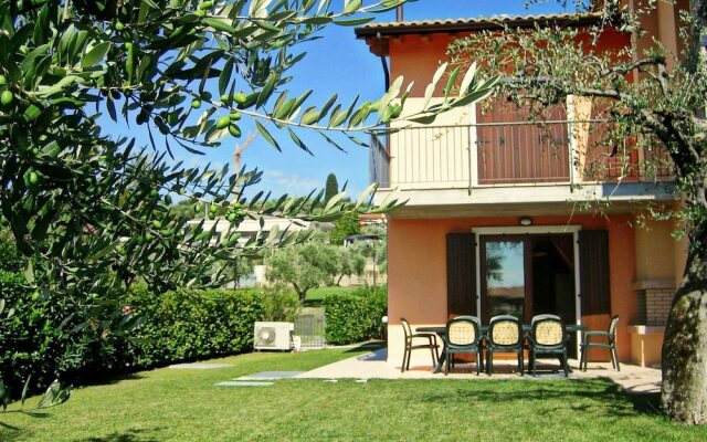 Great and Colourful Apartment Near Bardolino