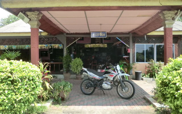 Riverside Beach Chalet