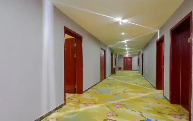 Xinzheng Marriott Business Hotel (Shuanghu Avenue Subway Station)