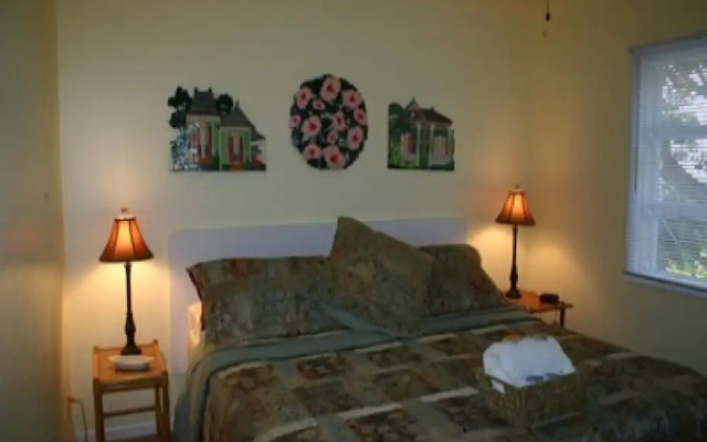 The Hollinsed House