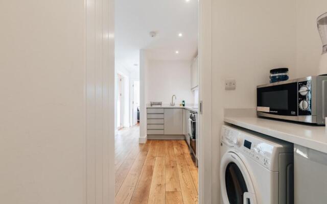 Redland Stay In Bespoke Home 2 of 2