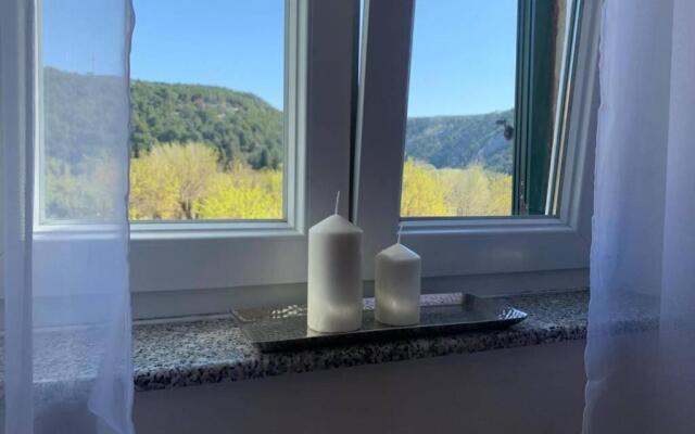 Family house Scardona - dreams by the river Krka