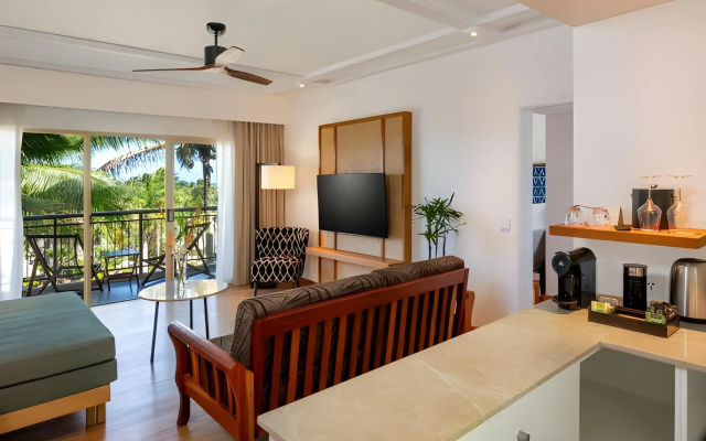 OUTRIGGER Fiji Beach Resort
