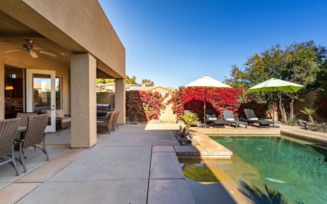 Aurora by Avantstay Luxurious Home With an Exquisite Pool, Spa, and Outdoor Seating