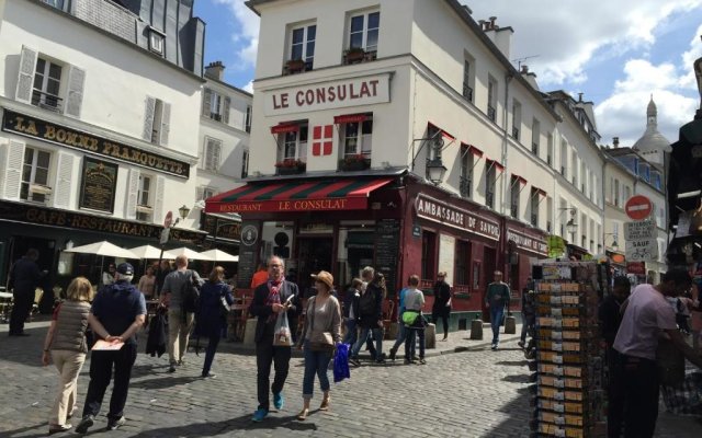 Abbesses Montmartre Apartment