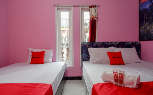 RedDoorz Syariah near Telaga Warna Dieng